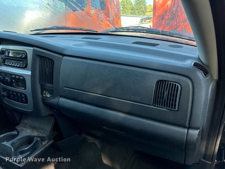 image for item NQ9818 2004 Dodge Ram 1500  Quad Cab pickup truck