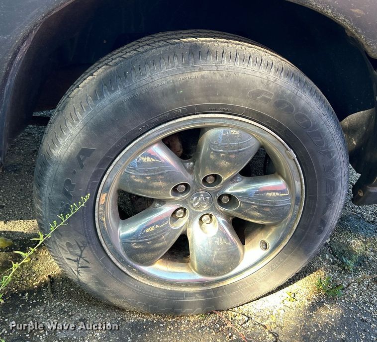 image for item NQ9818 2004 Dodge Ram 1500  Quad Cab pickup truck