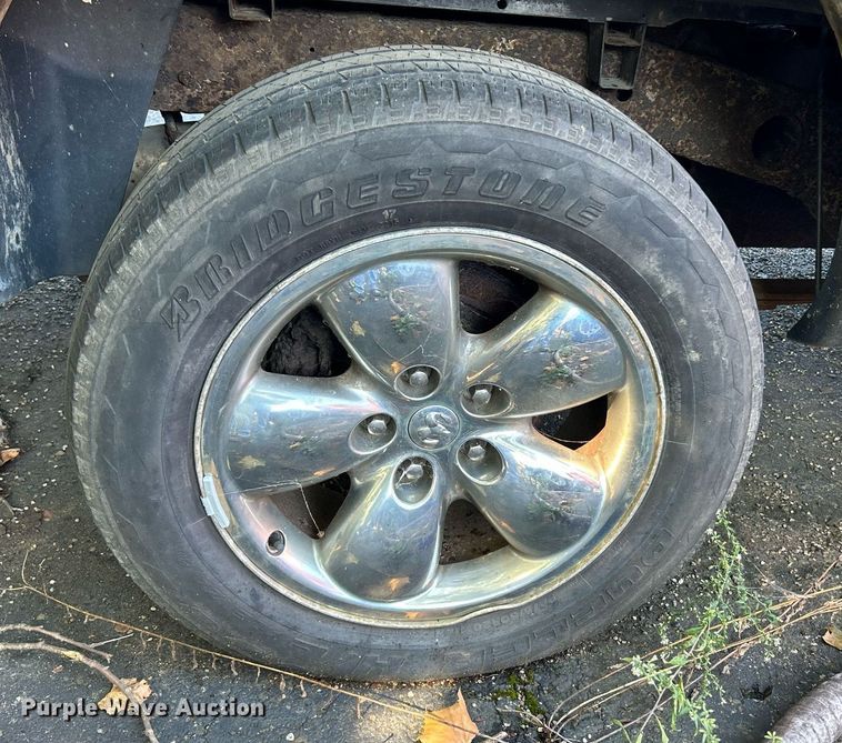 image for item NQ9818 2004 Dodge Ram 1500  Quad Cab pickup truck