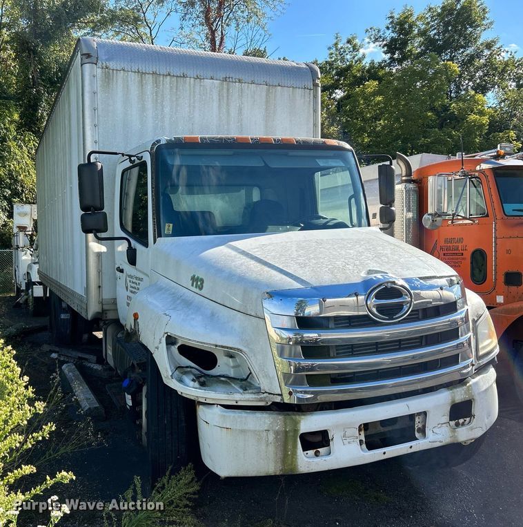 image for item NQ9831 2012 Hino 268  box truck