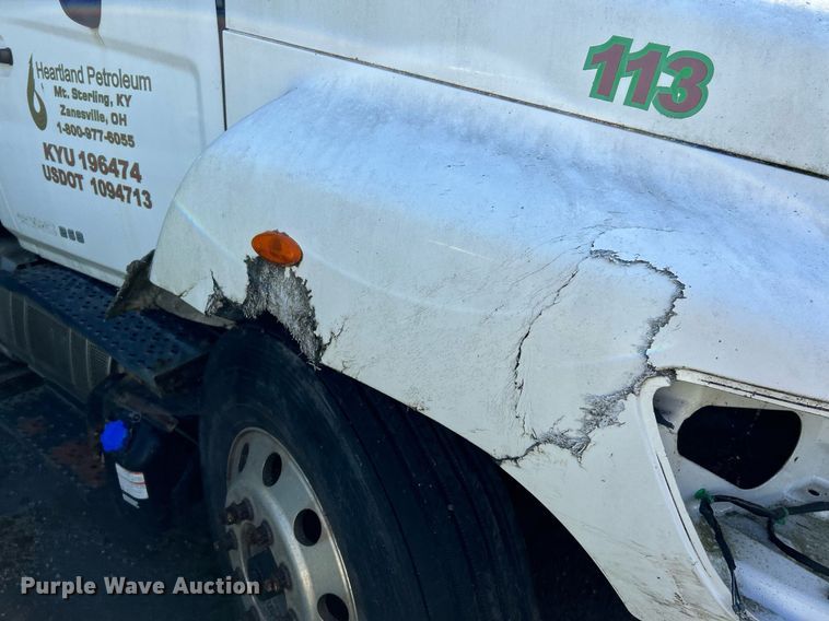 image for item NQ9831 2012 Hino 268  box truck