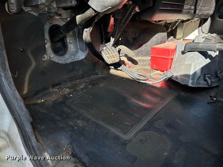 image for item NQ9831 2012 Hino 268  box truck