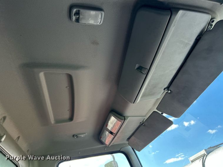 image for item NQ9831 2012 Hino 268  box truck