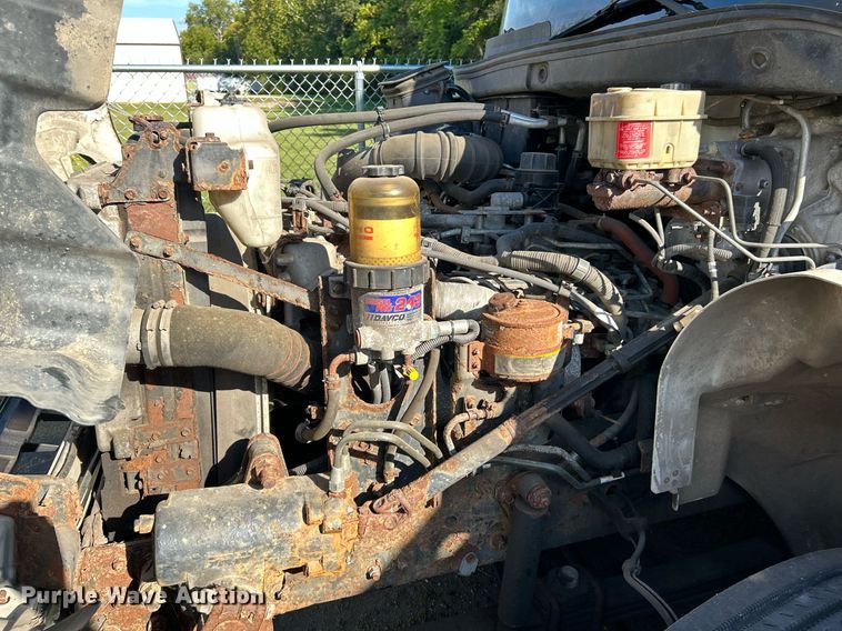 image for item NQ9831 2012 Hino 268  box truck