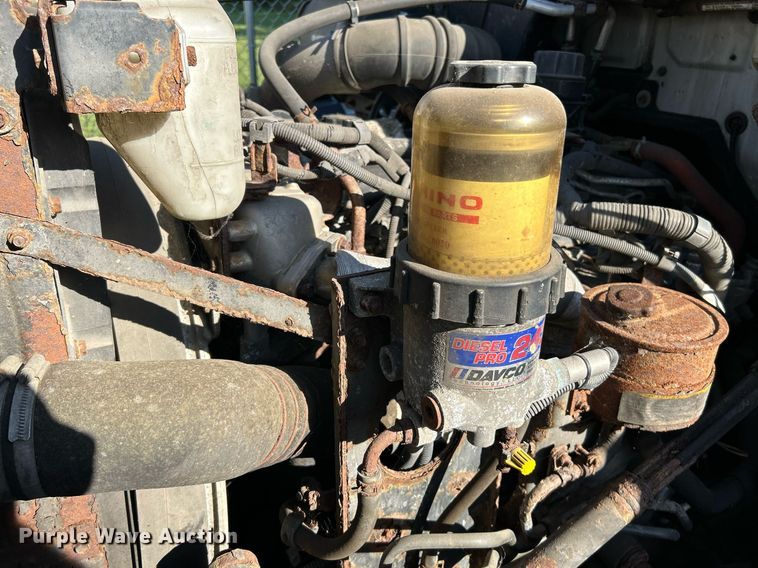 image for item NQ9831 2012 Hino 268  box truck