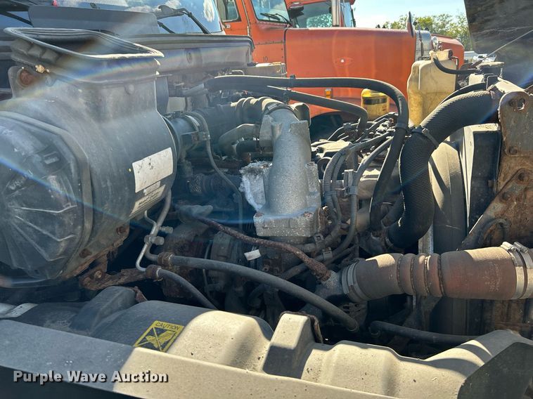 image for item NQ9831 2012 Hino 268  box truck