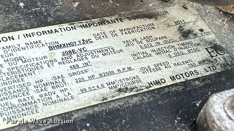 image for item NQ9831 2012 Hino 268  box truck