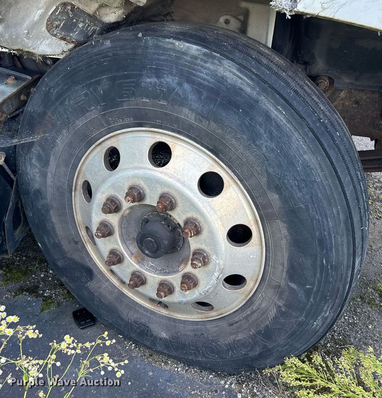 image for item NQ9831 2012 Hino 268  box truck