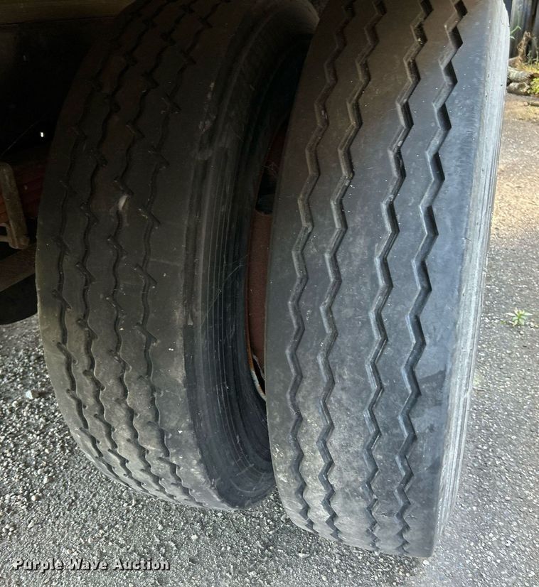 image for item NQ9831 2012 Hino 268  box truck