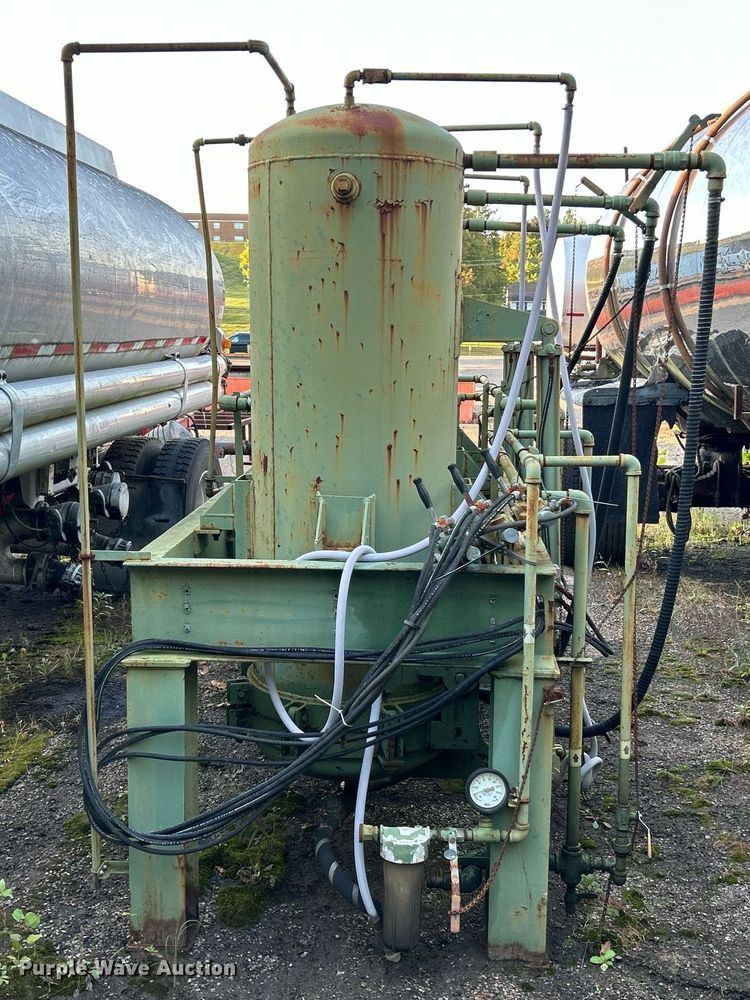 image for item NQ9833 Hydraulic oil separation system