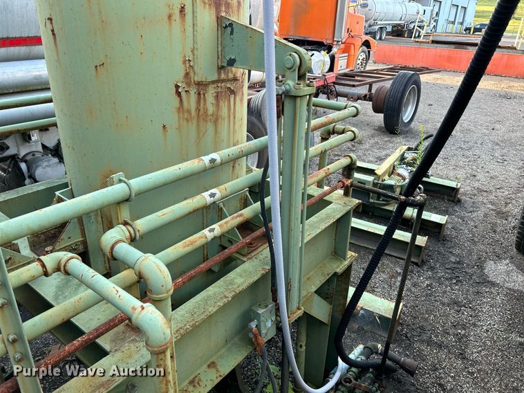 image for item NQ9833 Hydraulic oil separation system