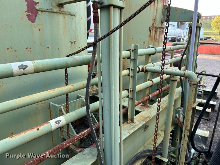 image for item NQ9833 Hydraulic oil separation system