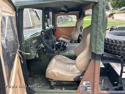 image for item NQ9851 1999 Am General M1097A2  HMMWV SUV