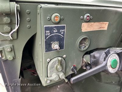 image for item NQ9851 1999 Am General M1097A2  HMMWV SUV