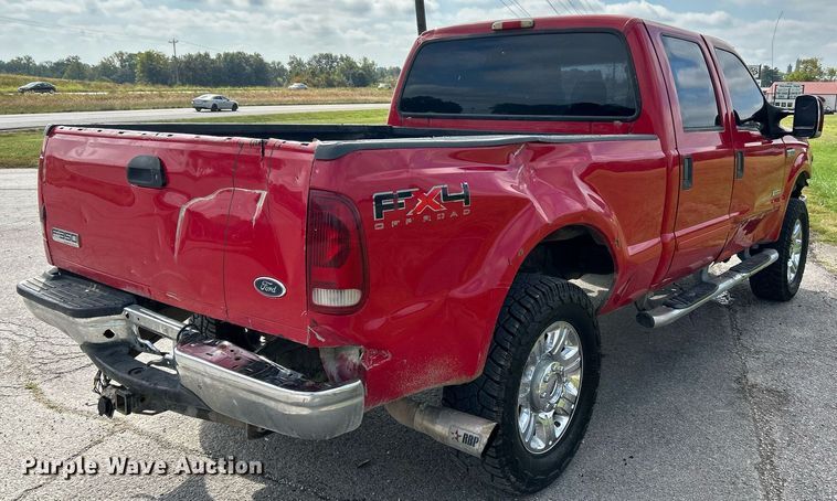 image for item NQ9861 2006 Ford F350 Super Duty XLT  Crew Cab pickup truck