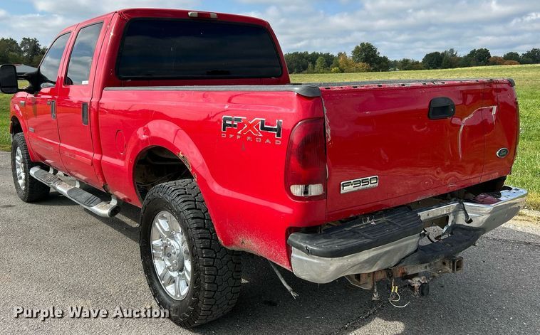 image for item NQ9861 2006 Ford F350 Super Duty XLT  Crew Cab pickup truck