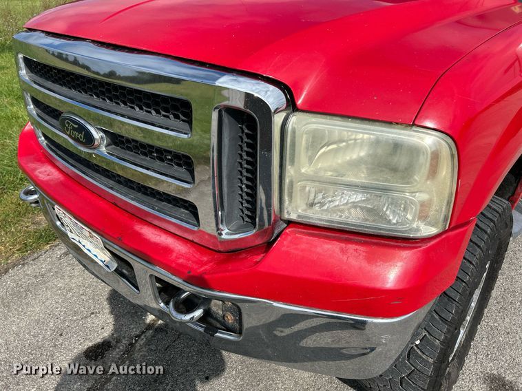 image for item NQ9861 2006 Ford F350 Super Duty XLT  Crew Cab pickup truck