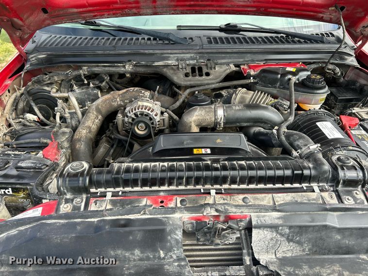 image for item NQ9861 2006 Ford F350 Super Duty XLT  Crew Cab pickup truck