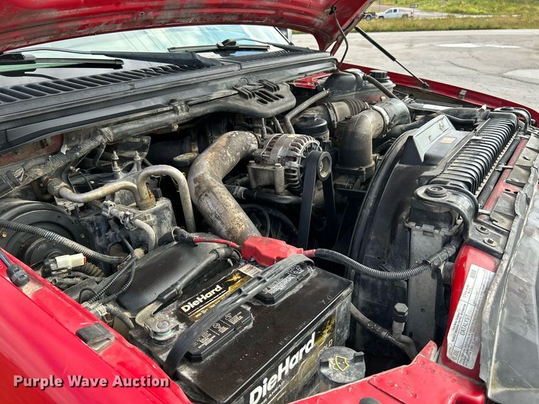 image for item NQ9861 2006 Ford F350 Super Duty XLT  Crew Cab pickup truck