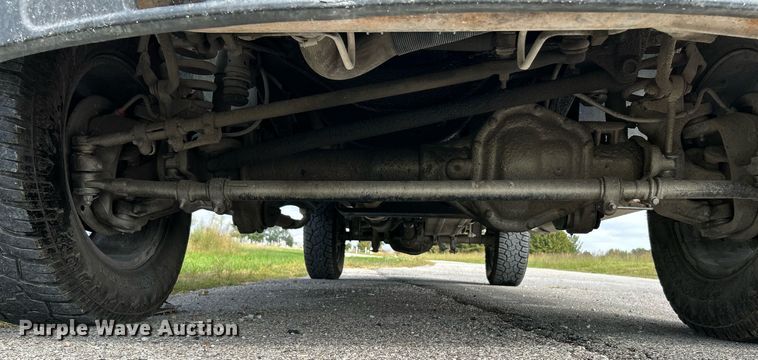 image for item NQ9861 2006 Ford F350 Super Duty XLT  Crew Cab pickup truck