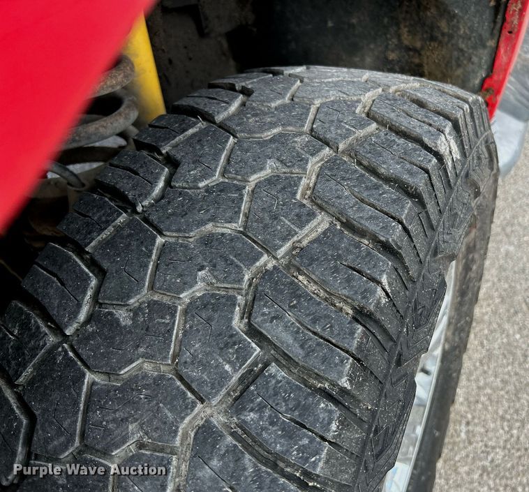 image for item NQ9861 2006 Ford F350 Super Duty XLT  Crew Cab pickup truck