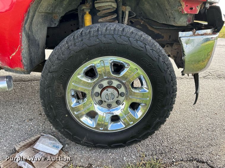 image for item NQ9861 2006 Ford F350 Super Duty XLT  Crew Cab pickup truck