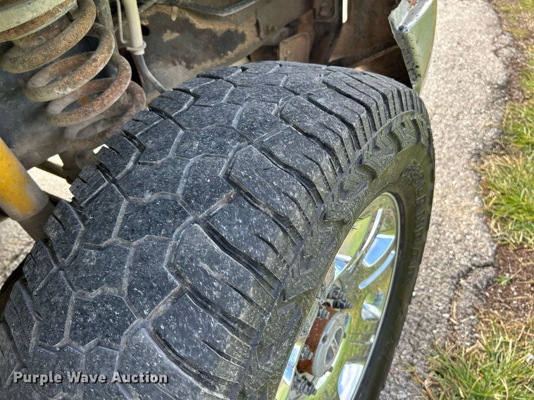 image for item NQ9861 2006 Ford F350 Super Duty XLT  Crew Cab pickup truck