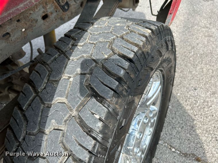 image for item NQ9861 2006 Ford F350 Super Duty XLT  Crew Cab pickup truck