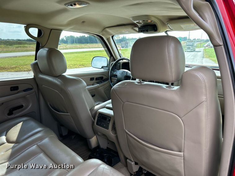 image for item NQ9862 2005 Chevrolet Silverado 2500HD  Crew Cab pickup truck