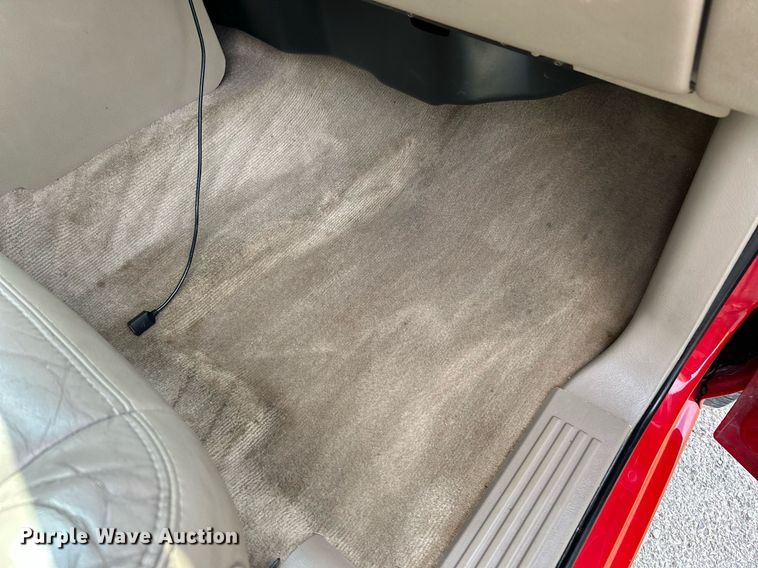 image for item NQ9862 2005 Chevrolet Silverado 2500HD  Crew Cab pickup truck