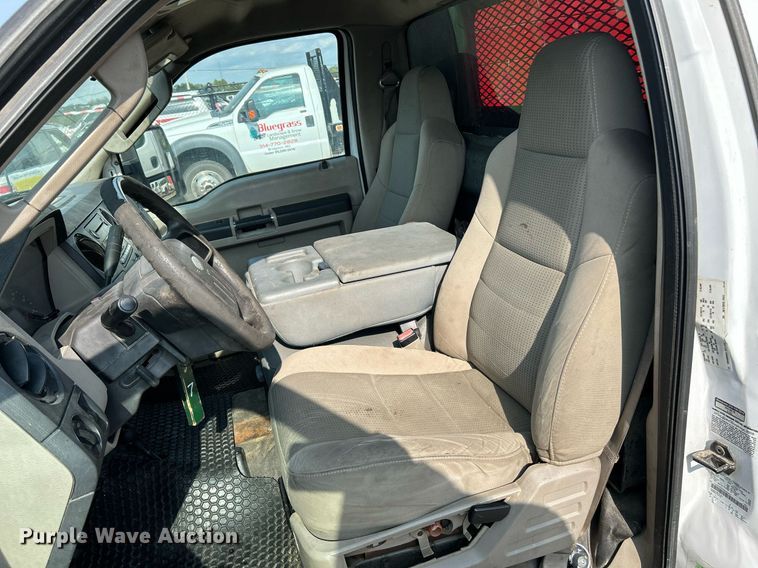 image for item NQ9871 2008 Ford F450 Super Duty XLT  flatbed truck