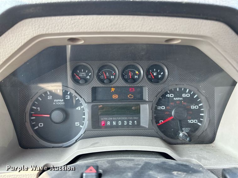 image for item NQ9871 2008 Ford F450 Super Duty XLT  flatbed truck