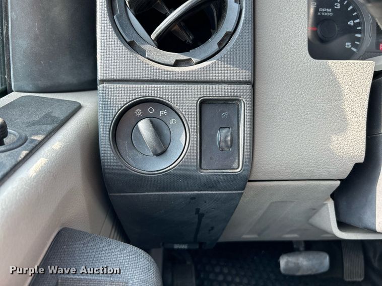 image for item NQ9871 2008 Ford F450 Super Duty XLT  flatbed truck