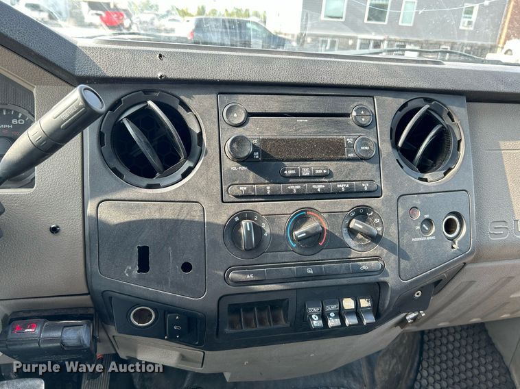 image for item NQ9871 2008 Ford F450 Super Duty XLT  flatbed truck