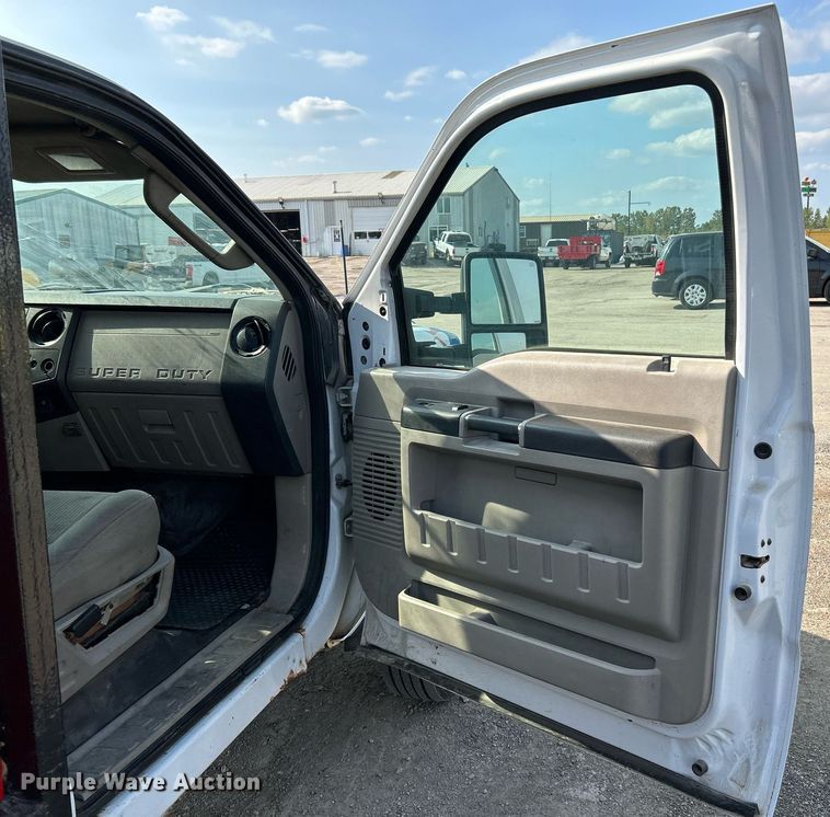 image for item NQ9871 2008 Ford F450 Super Duty XLT  flatbed truck