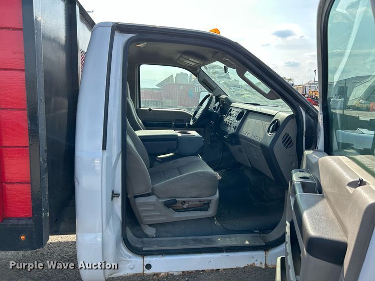 image for item NQ9871 2008 Ford F450 Super Duty XLT  flatbed truck