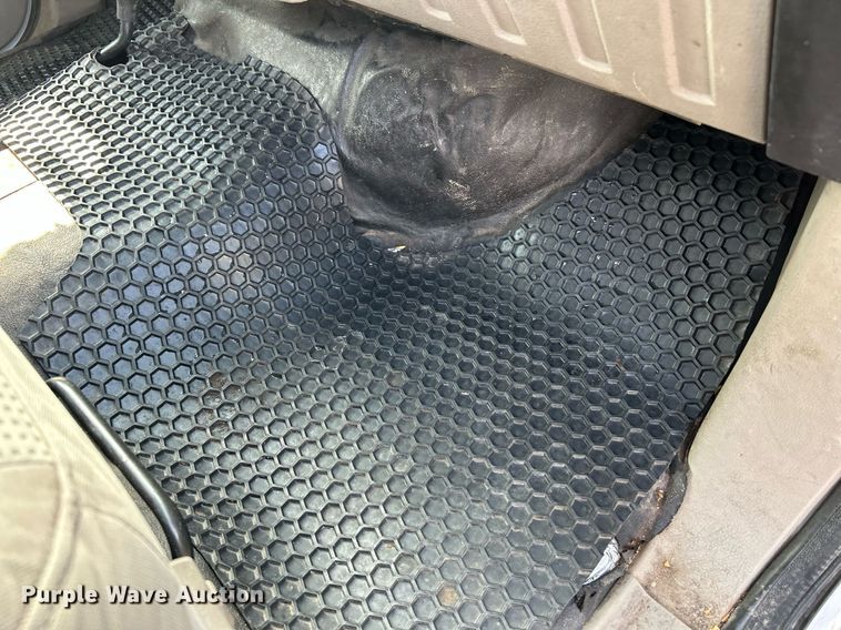 image for item NQ9871 2008 Ford F450 Super Duty XLT  flatbed truck