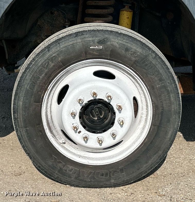 image for item NQ9871 2008 Ford F450 Super Duty XLT  flatbed truck