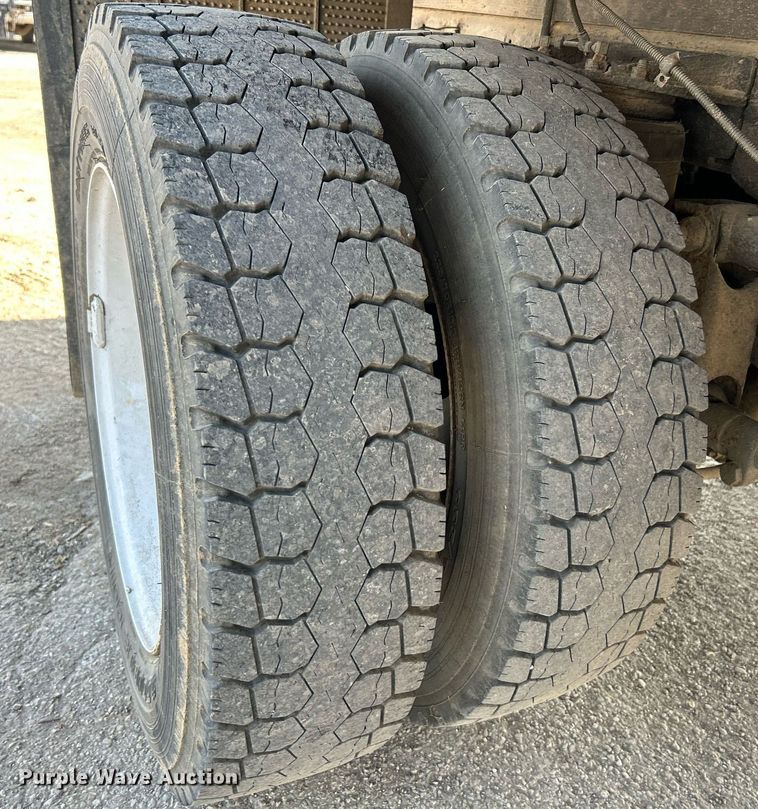 image for item NQ9871 2008 Ford F450 Super Duty XLT  flatbed truck