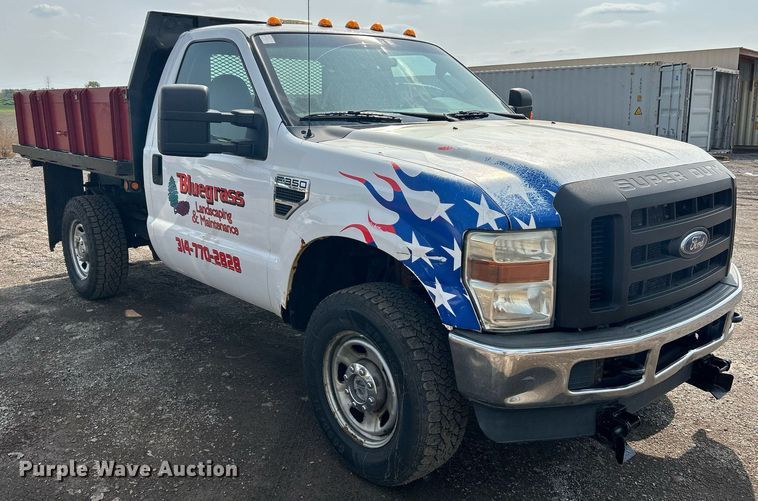 image for item NQ9875 2010 Ford F350 Super Duty XL  flatbed pickup truck