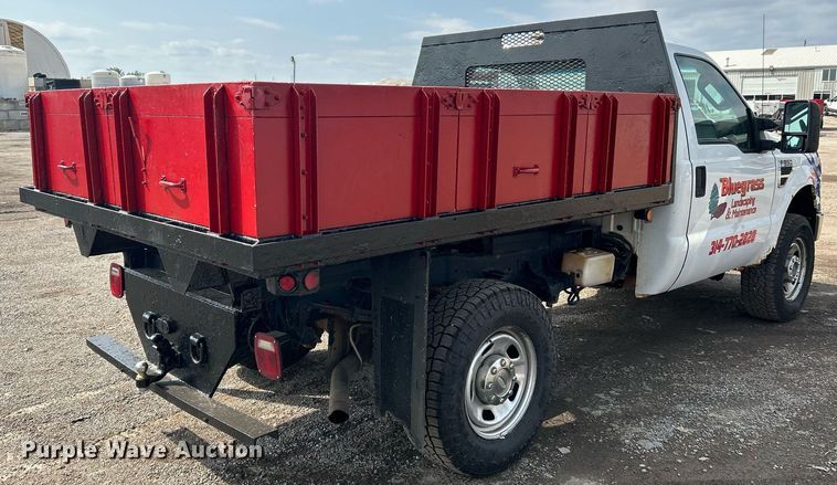 image for item NQ9875 2010 Ford F350 Super Duty XL  flatbed pickup truck