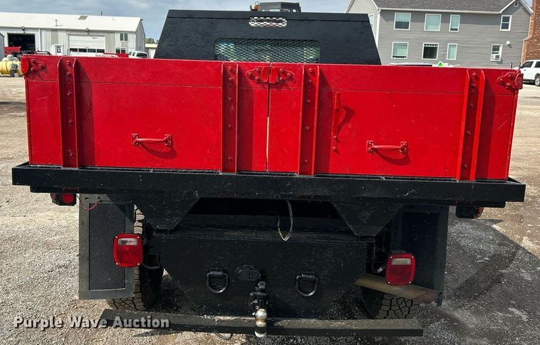 image for item NQ9875 2010 Ford F350 Super Duty XL  flatbed pickup truck