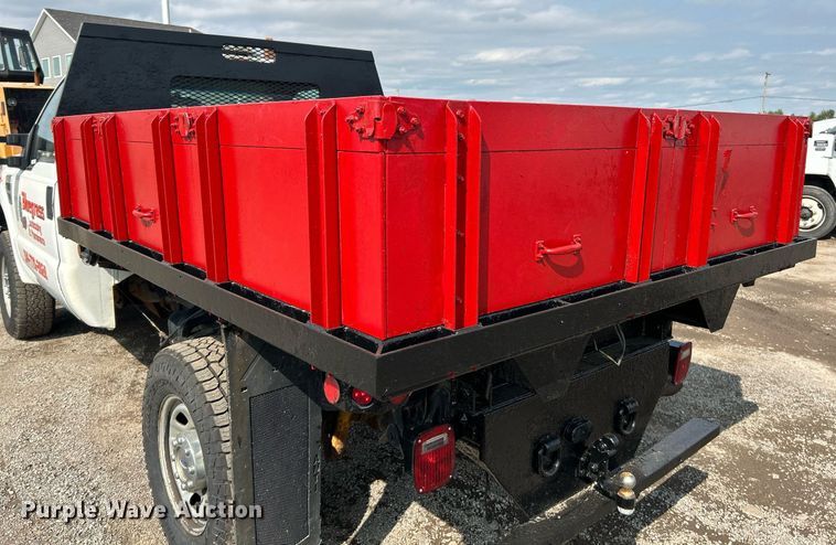 image for item NQ9875 2010 Ford F350 Super Duty XL  flatbed pickup truck