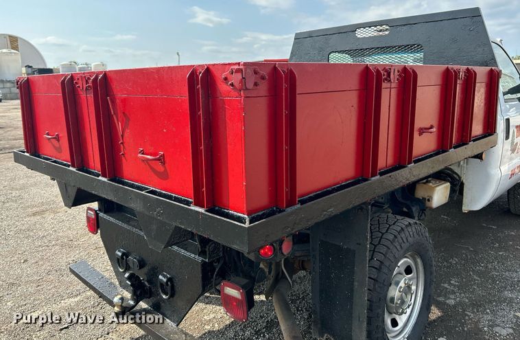 image for item NQ9875 2010 Ford F350 Super Duty XL  flatbed pickup truck