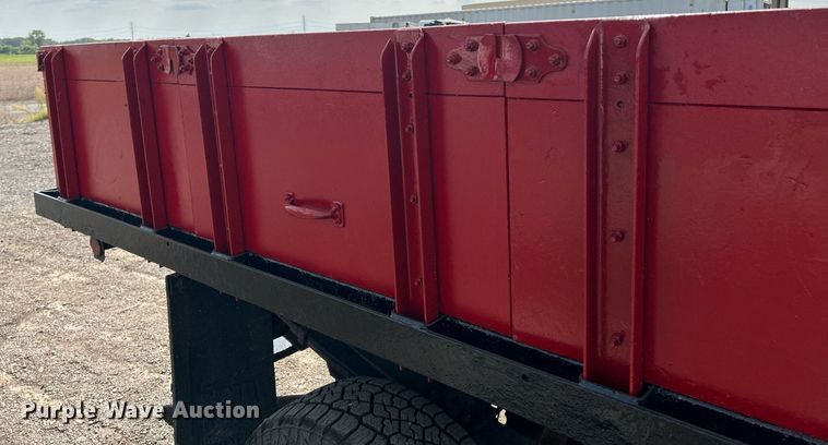 image for item NQ9875 2010 Ford F350 Super Duty XL  flatbed pickup truck