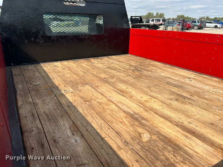 image for item NQ9875 2010 Ford F350 Super Duty XL  flatbed pickup truck