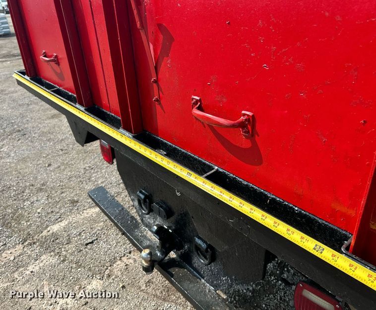 image for item NQ9875 2010 Ford F350 Super Duty XL  flatbed pickup truck