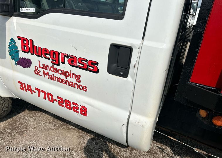 image for item NQ9875 2010 Ford F350 Super Duty XL  flatbed pickup truck