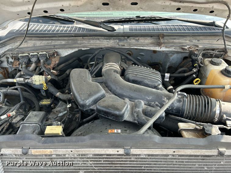 image for item NQ9875 2010 Ford F350 Super Duty XL  flatbed pickup truck