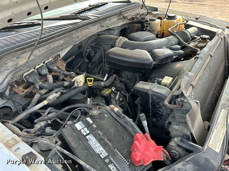 image for item NQ9875 2010 Ford F350 Super Duty XL  flatbed pickup truck